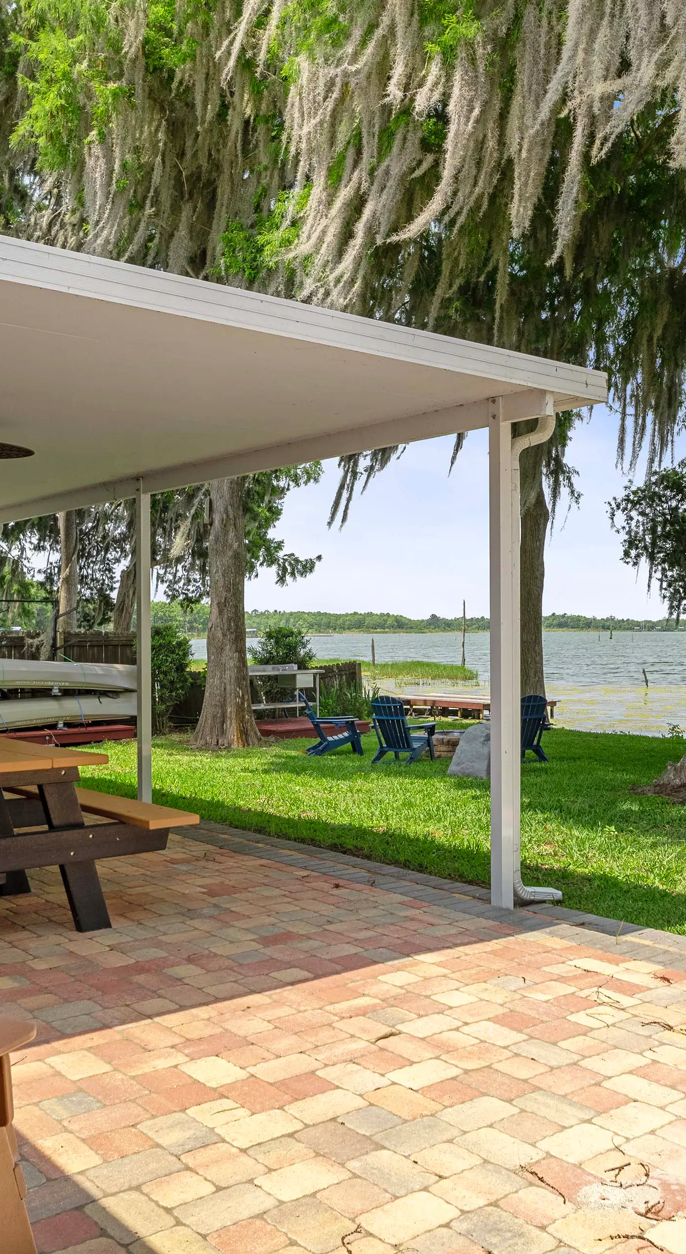 Welcoming ‘Little Blue Lakehouse’ in Crystal River