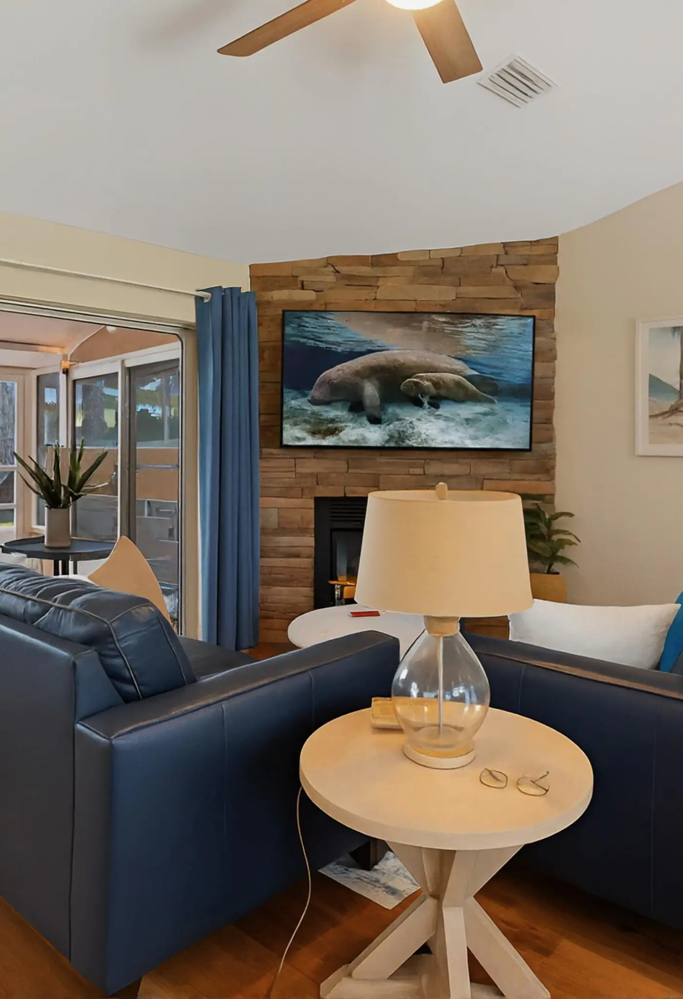 Welcoming ‘Little Blue Lakehouse’ in Crystal River