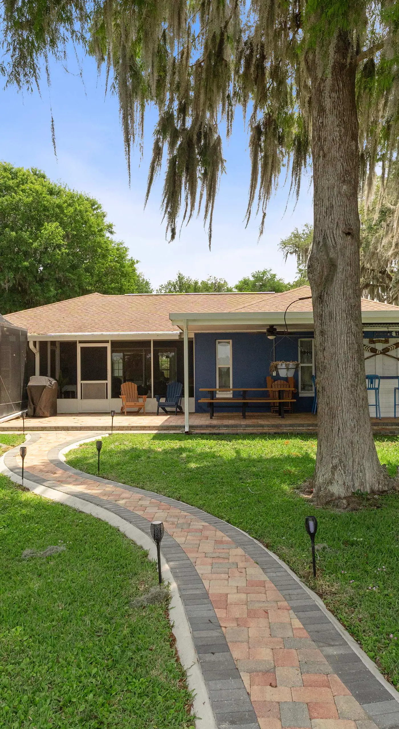 Welcoming ‘Little Blue Lakehouse’ in Crystal River