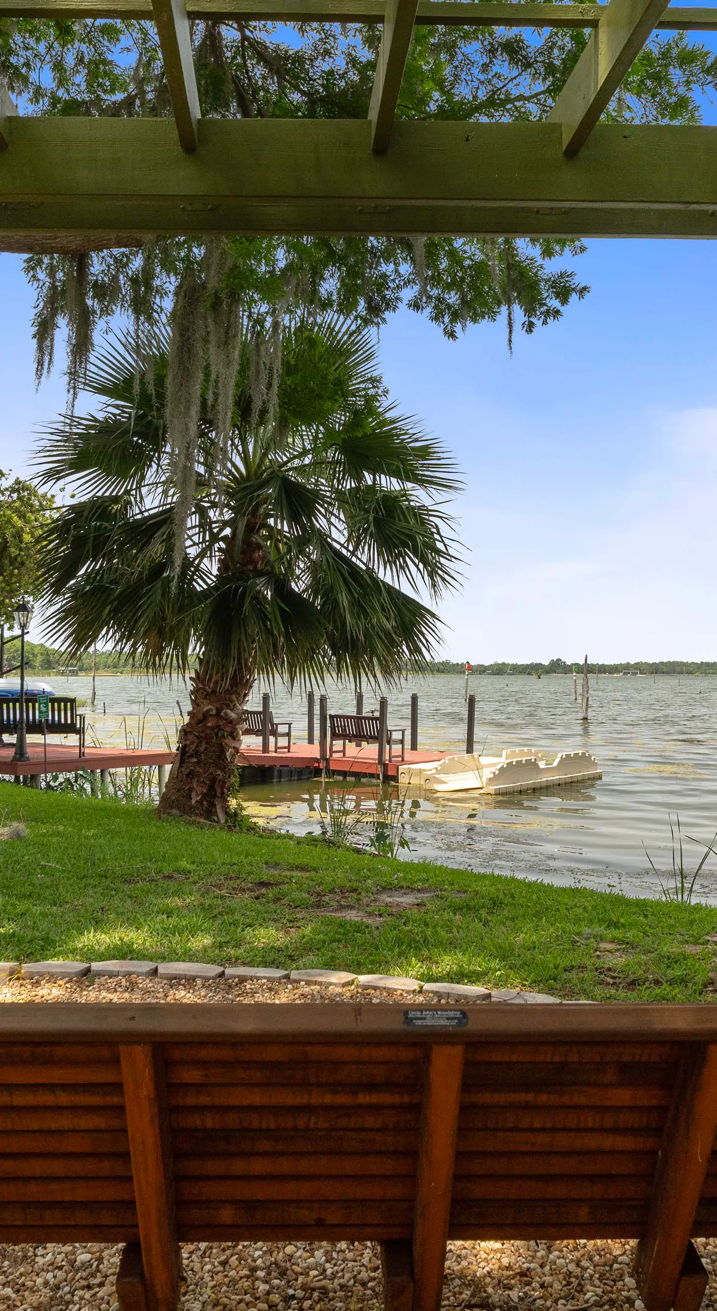 Welcoming ‘Little Blue Lakehouse’ in Crystal River