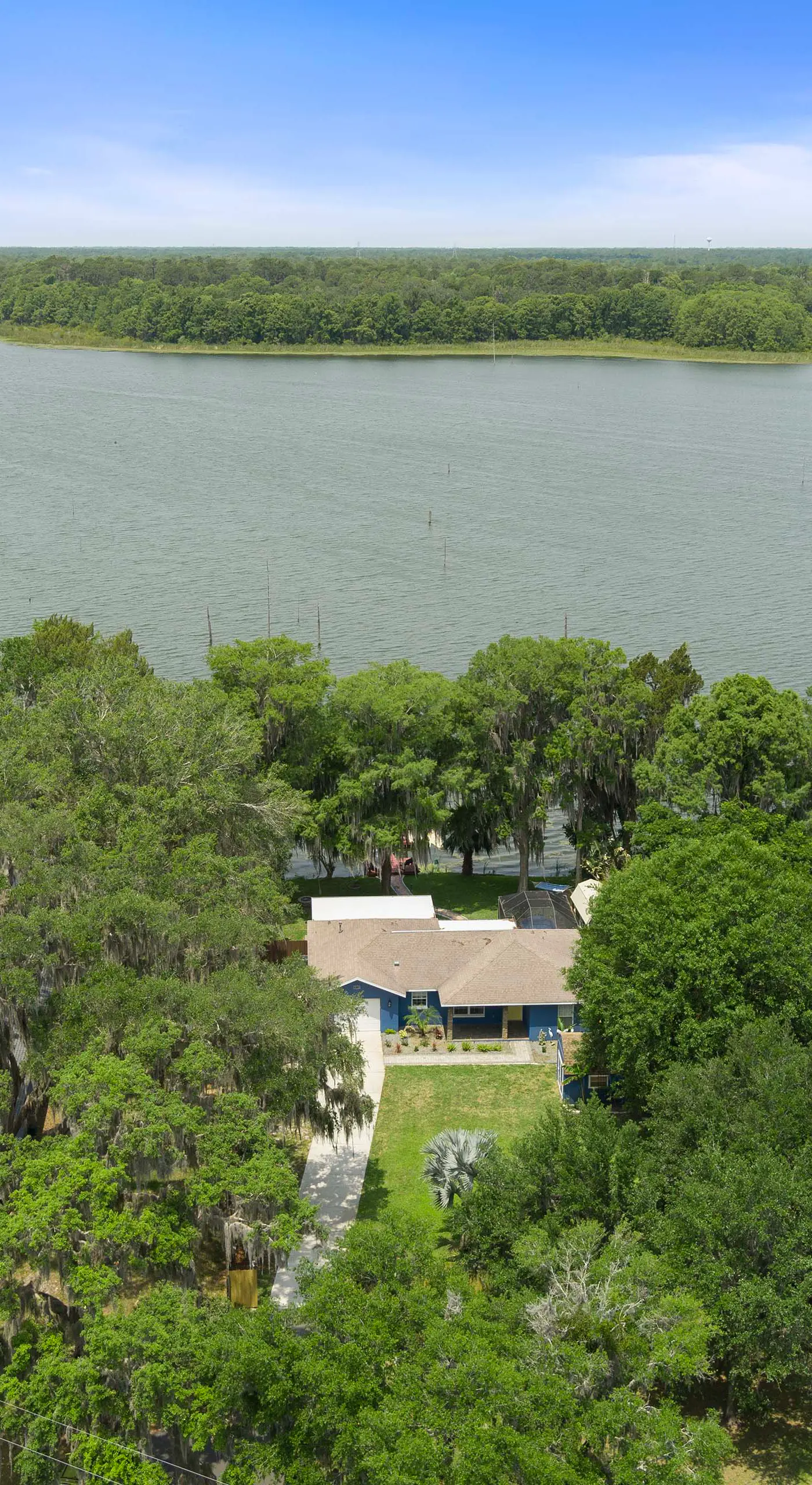 Welcoming ‘Little Blue Lakehouse’ in Crystal River