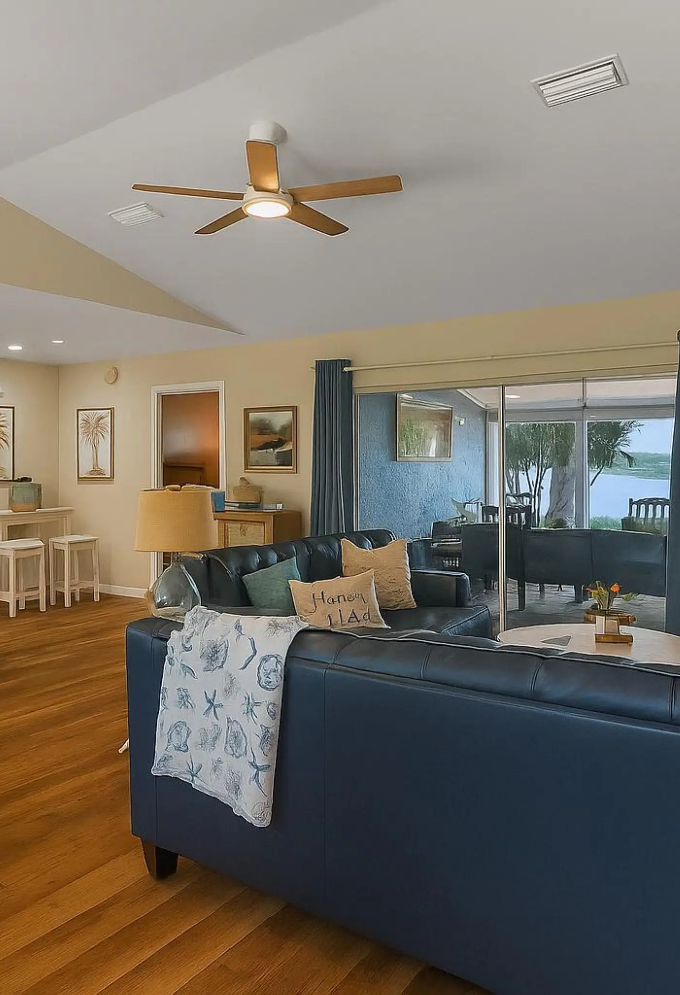 Welcoming ‘Little Blue Lakehouse’ in Crystal River