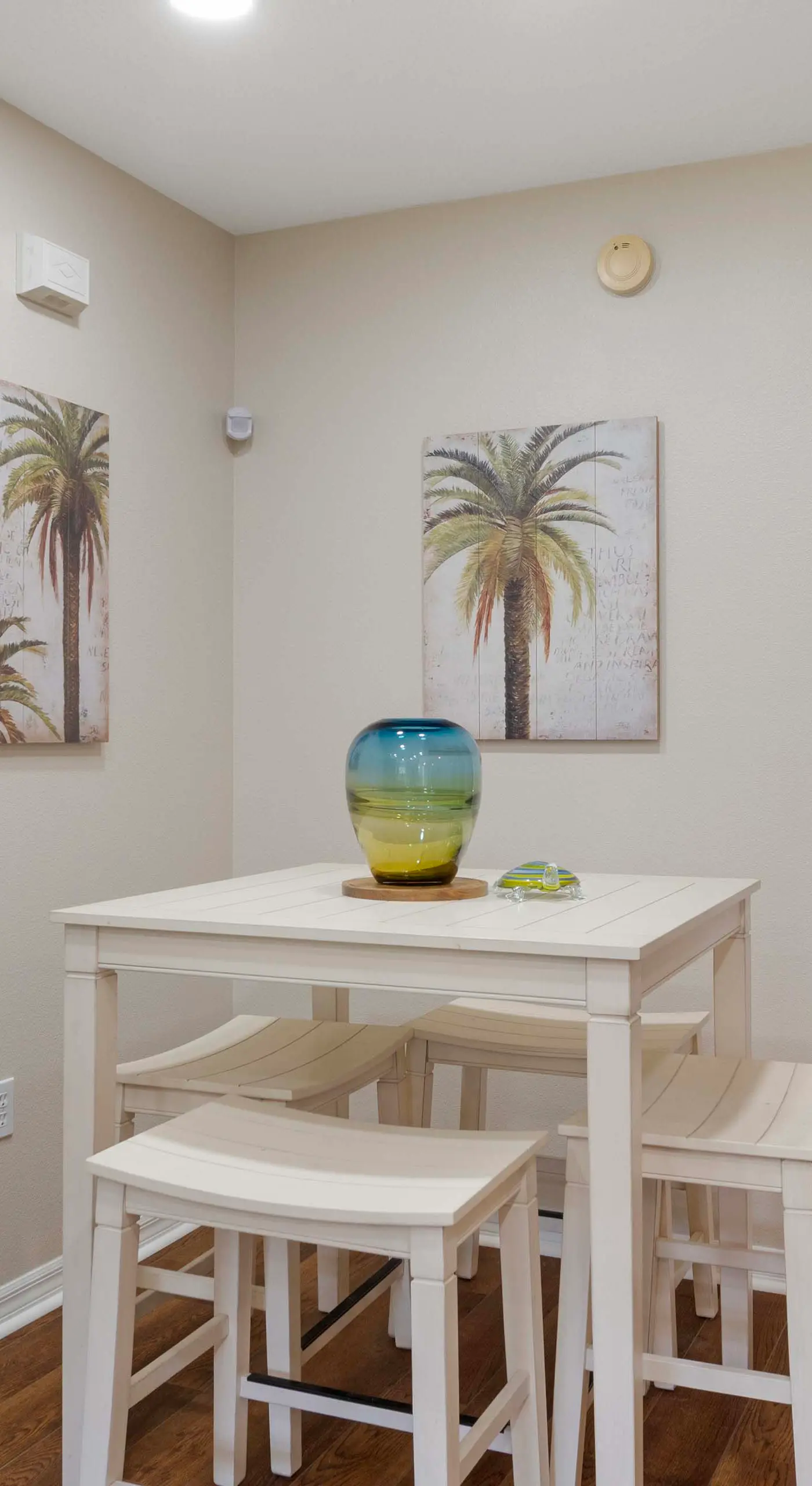 Welcoming ‘Little Blue Lakehouse’ in Crystal River