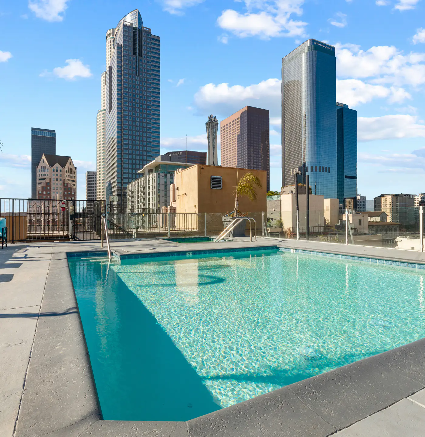 Rooftop Pool & City Views! Long-Term Dtwn LA Stay