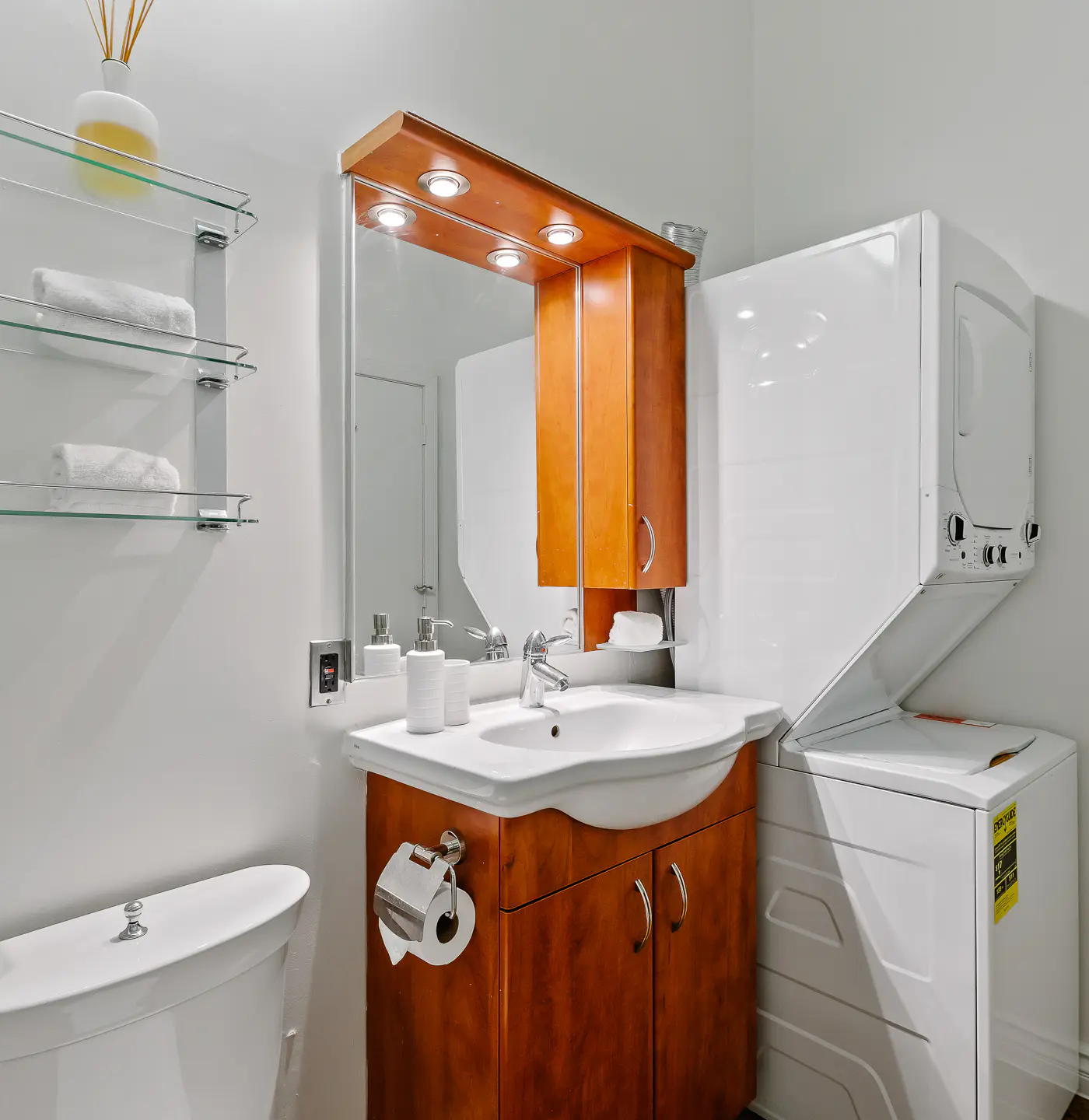 Rooftop Pool & City Views! Long-Term Dtwn LA Stay