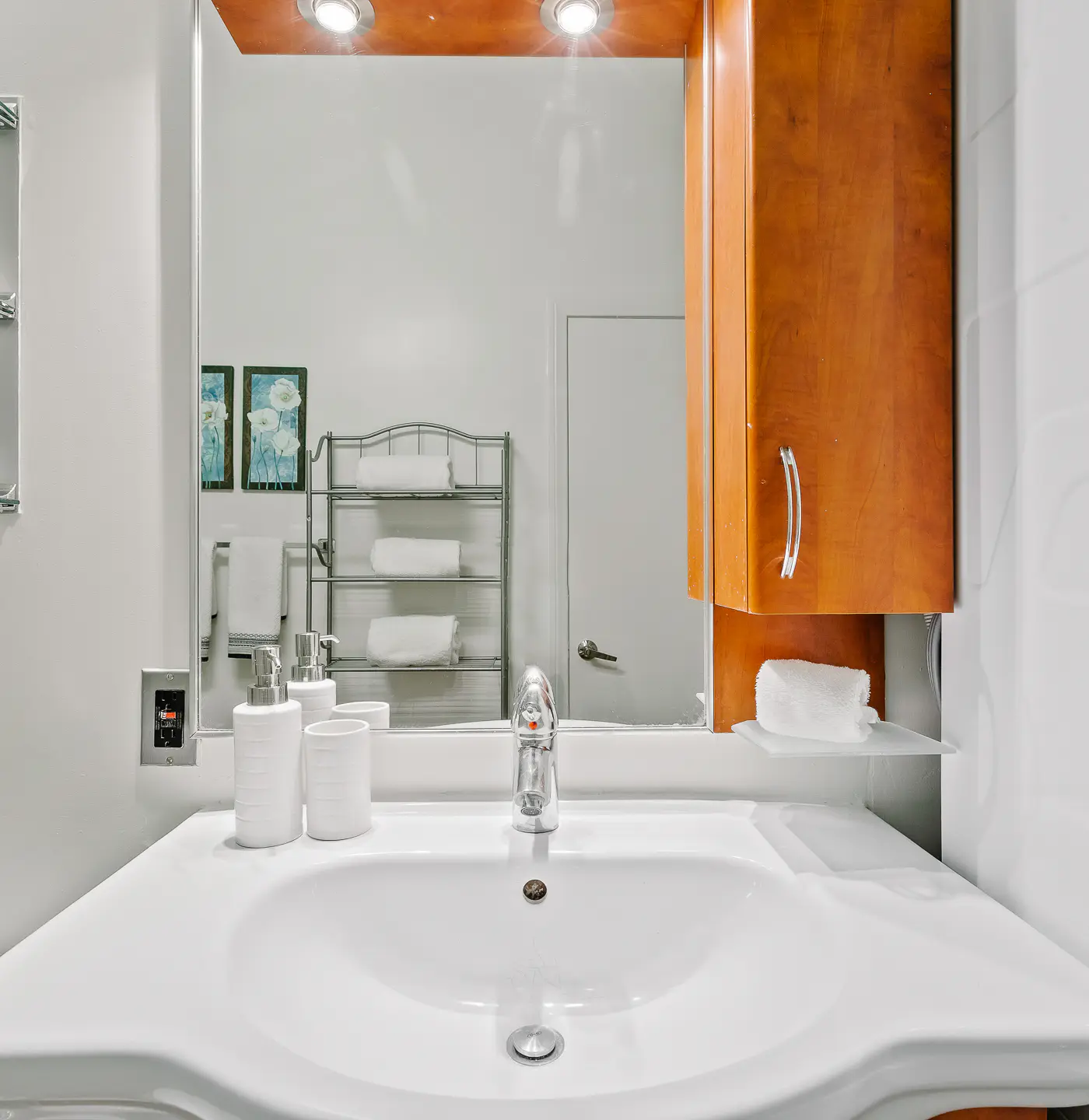 Rooftop Pool & City Views! Long-Term Dtwn LA Stay