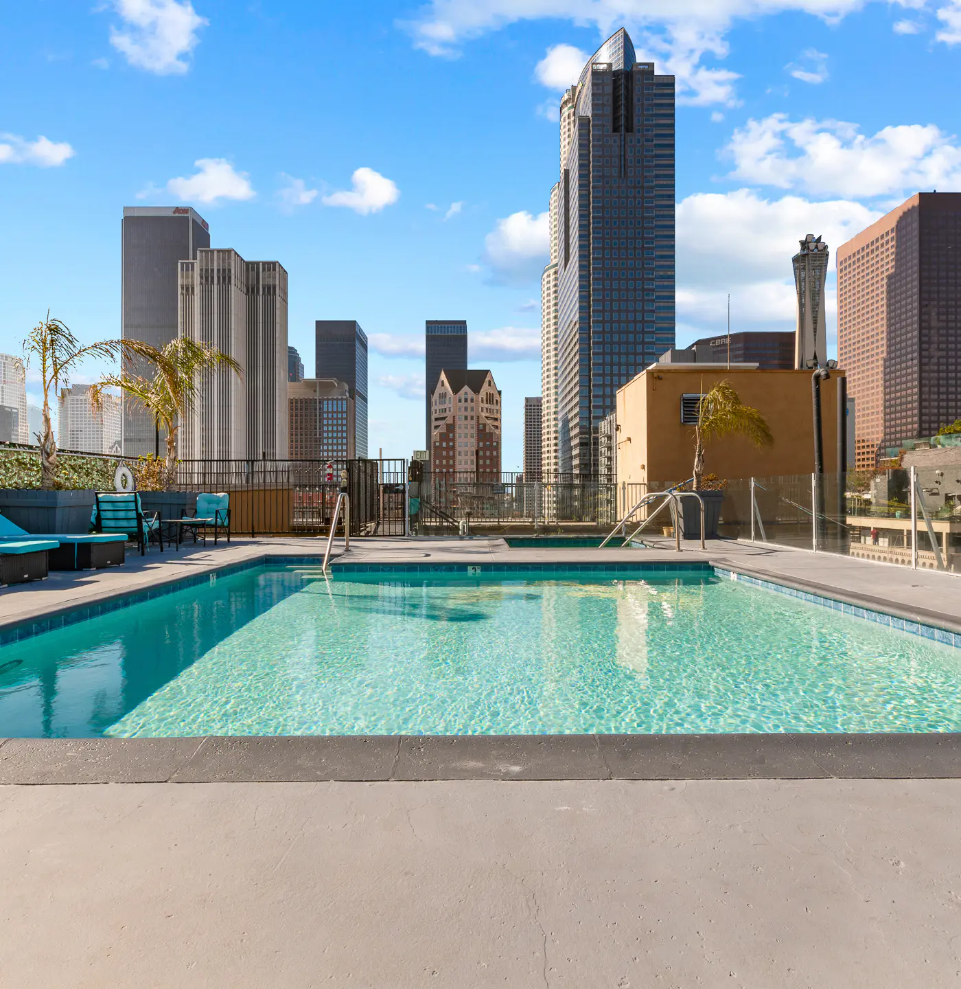 Rooftop Pool & City Views! Long-Term Dtwn LA Stay