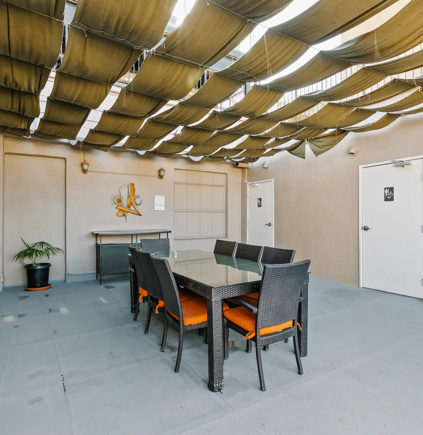 Rooftop Pool & City Views! Long-Term Dtwn LA Stay