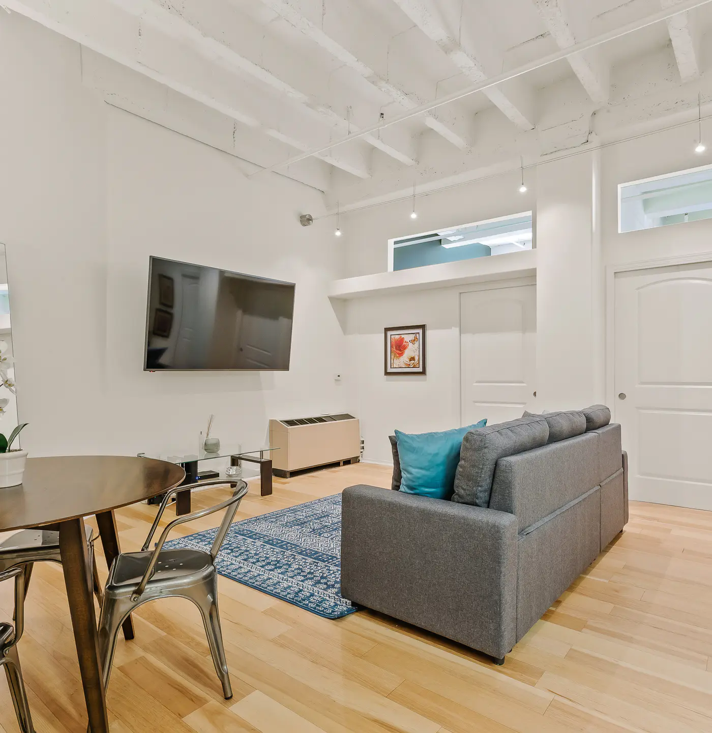 Rooftop Pool & City Views! Long-Term Dtwn LA Stay