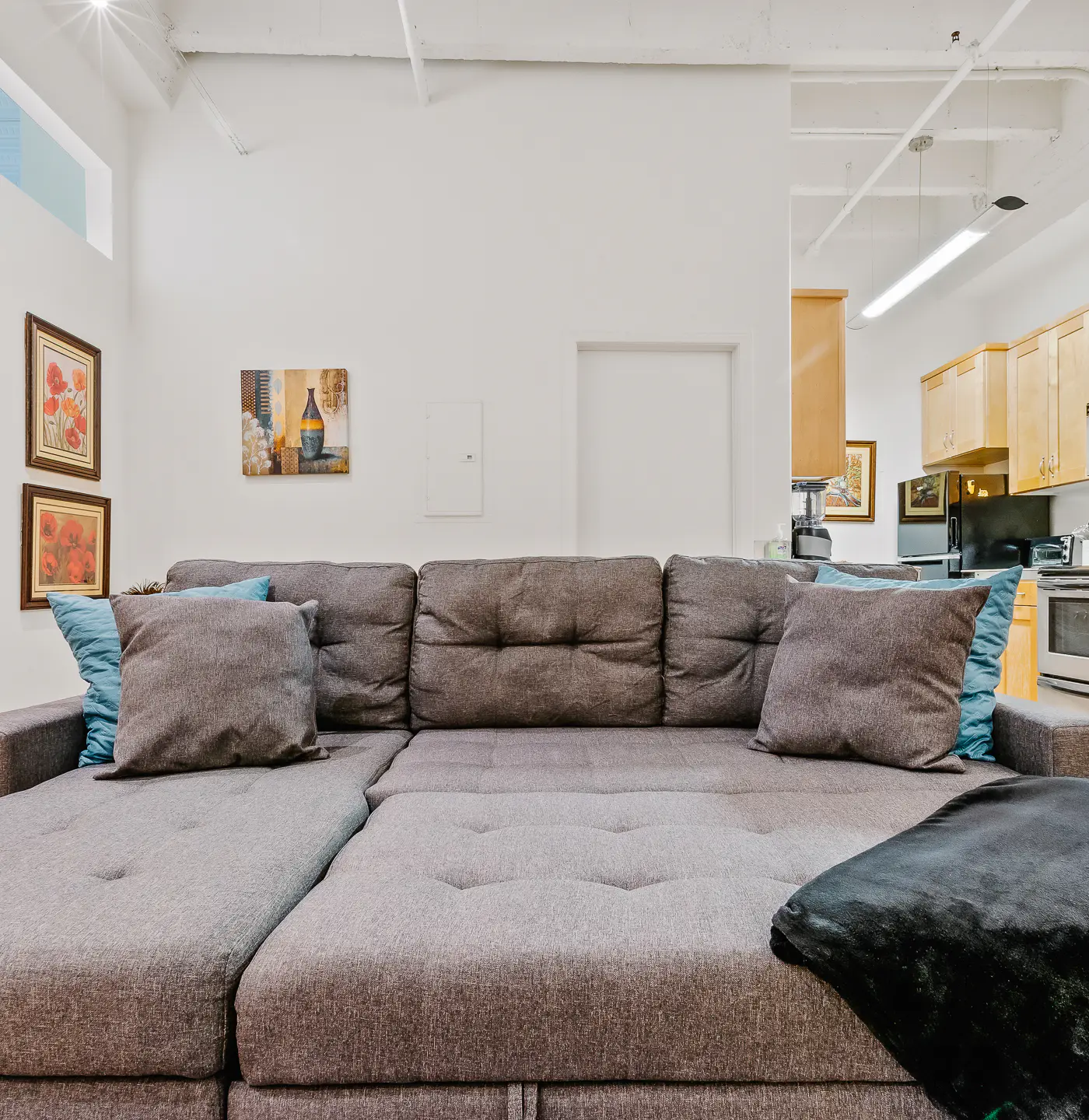 Rooftop Pool & City Views! Long-Term Dtwn LA Stay
