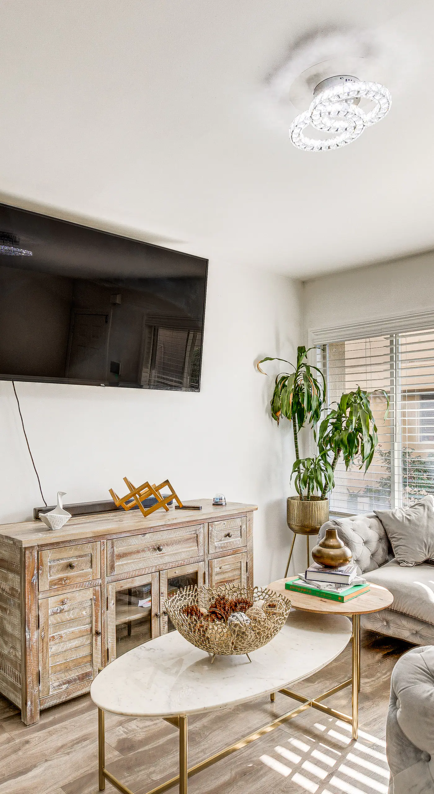 Los Angeles Townhome: Off-Street Parking & Balcony