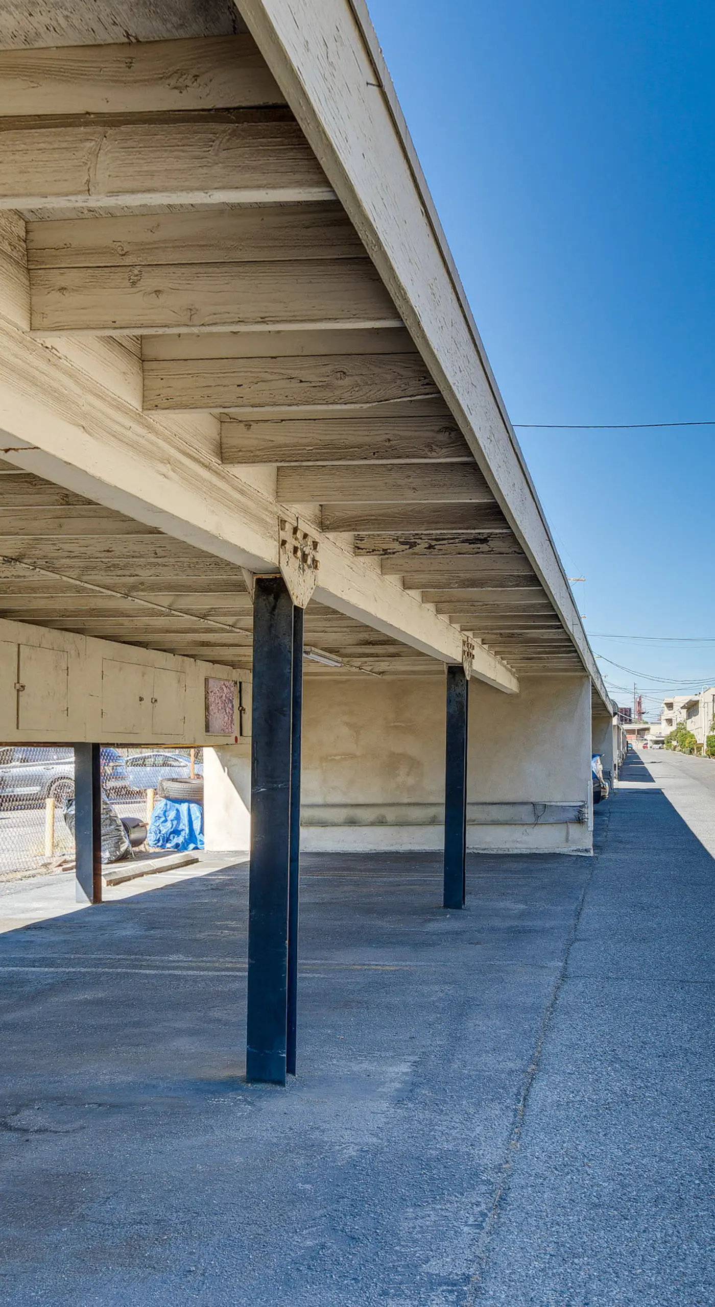 Los Angeles Townhome: Off-Street Parking & Balcony