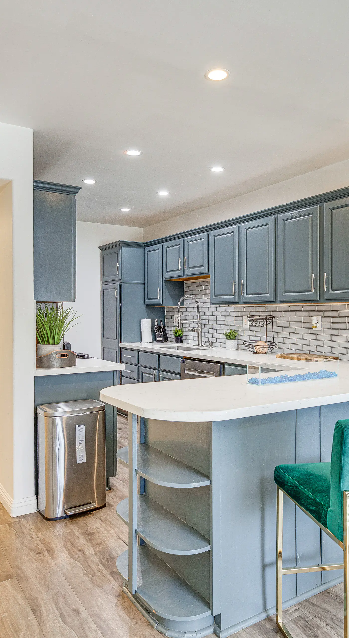 Los Angeles Townhome: Off-Street Parking & Balcony