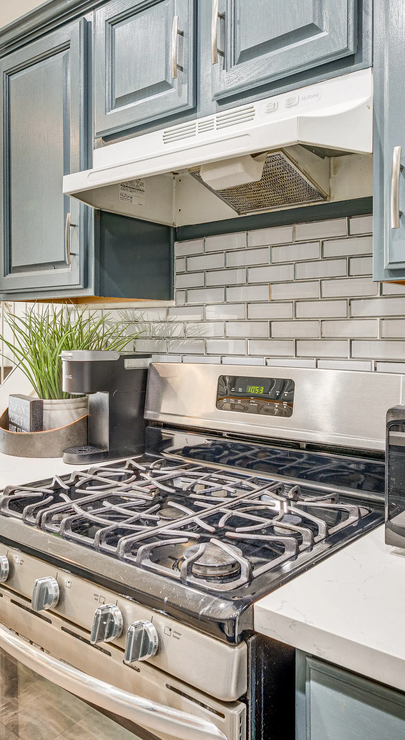 Los Angeles Townhome: Off-Street Parking & Balcony