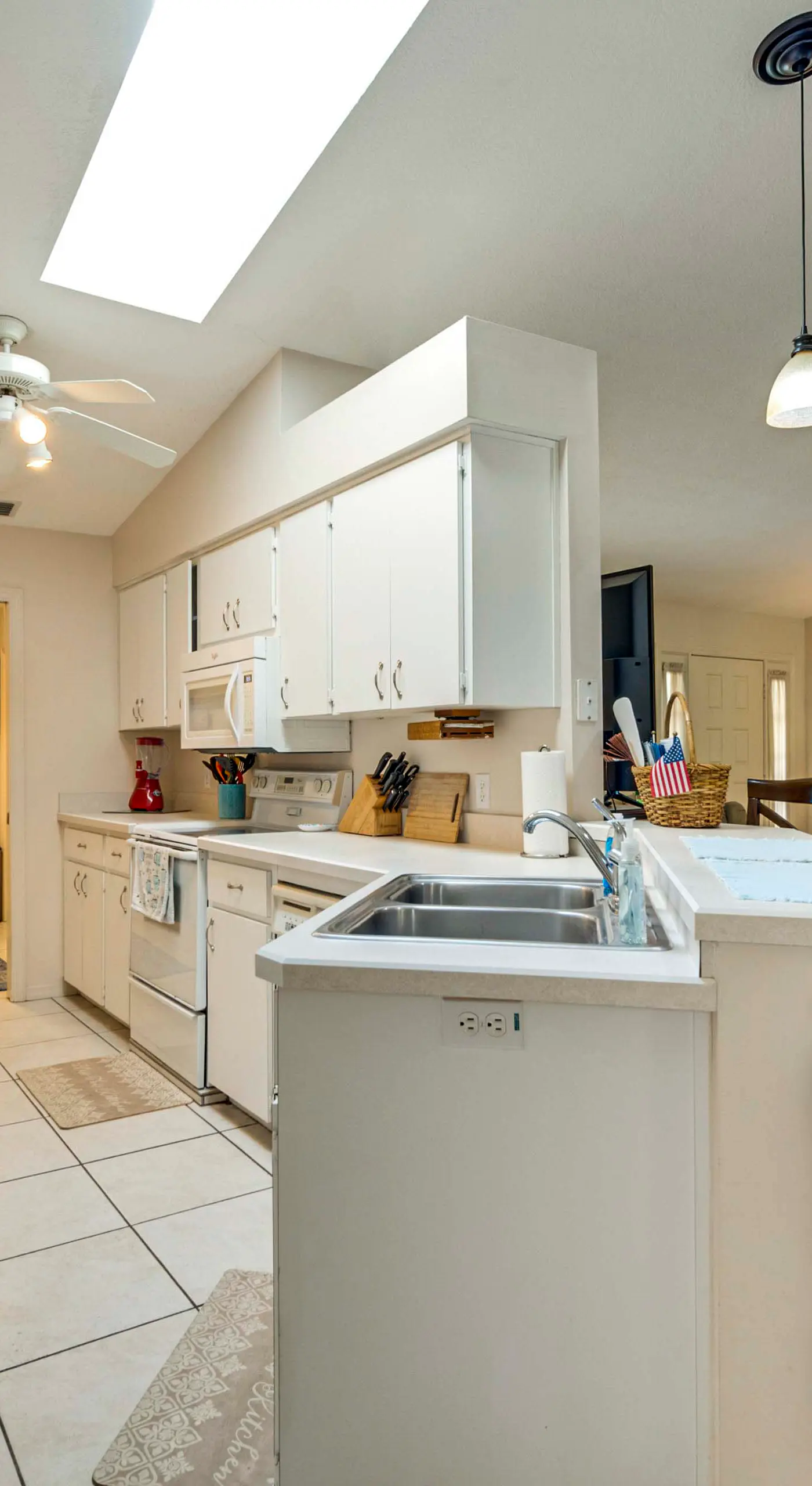 Spacious Hernando Home: Community Pool + Lake!