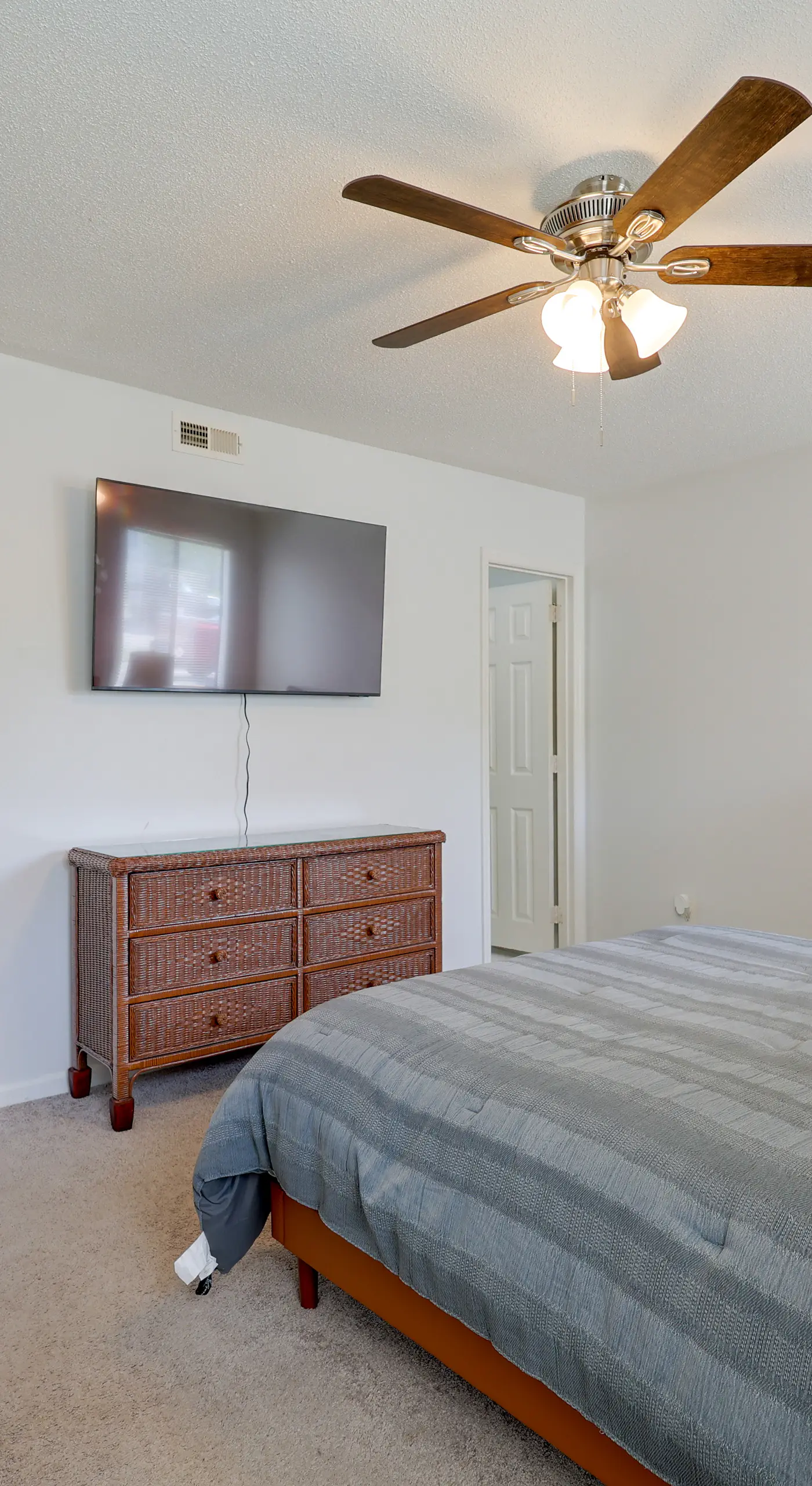Walk to Med Center! Extended Wilmington Condo