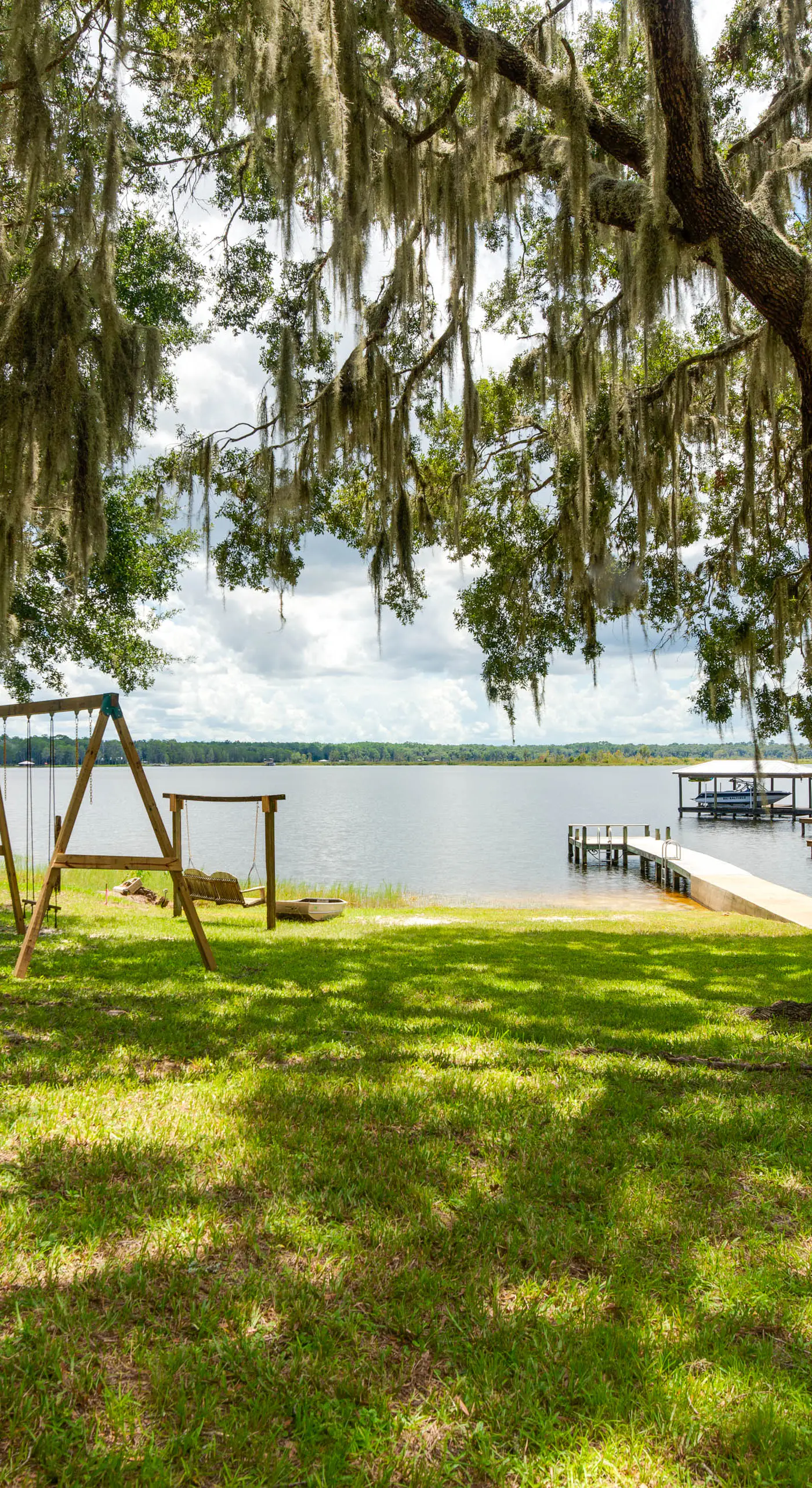 Lake Winnott Home w/ Boat Ramp & Dock
