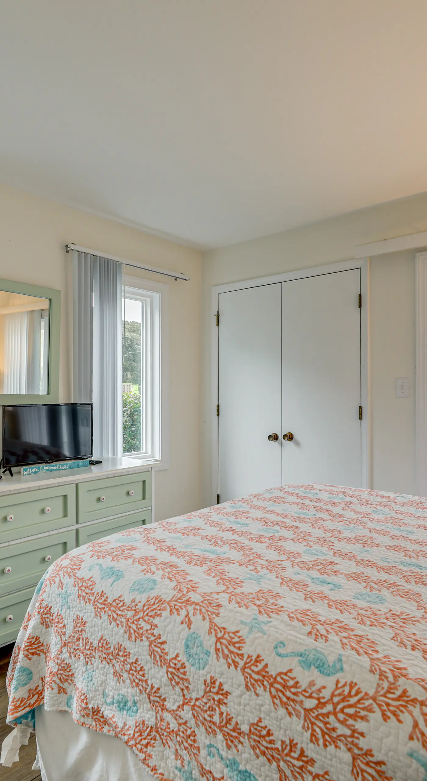 Steps to Beach! Emerald Isle Condo w/ Ocean View