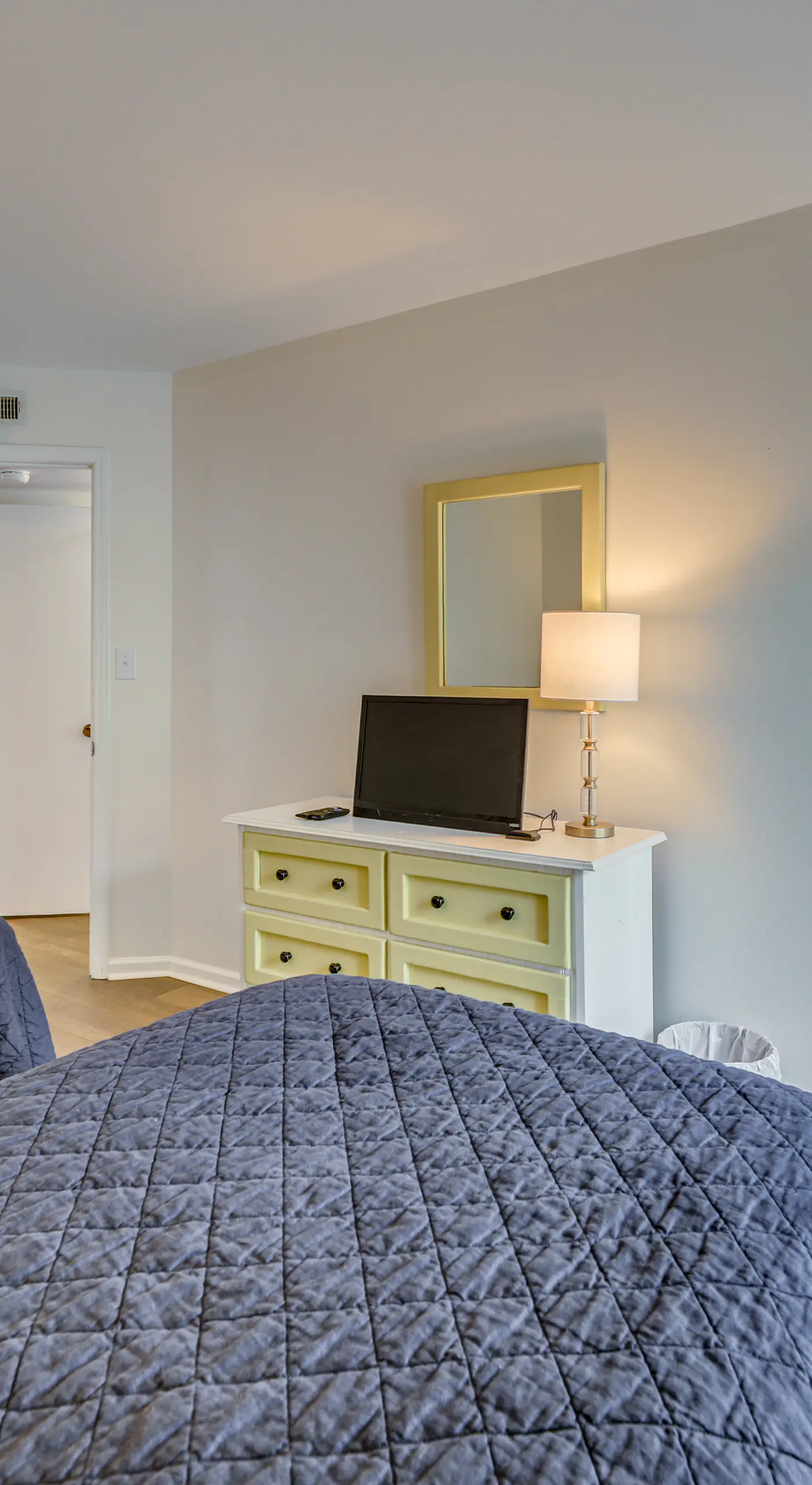 Steps to Beach! Emerald Isle Condo w/ Ocean View