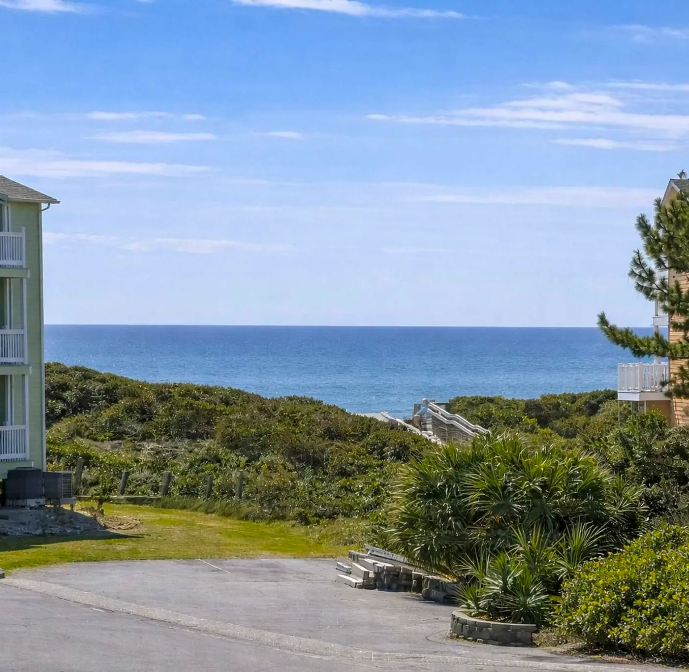 Steps to Beach! Emerald Isle Condo w/ Ocean View