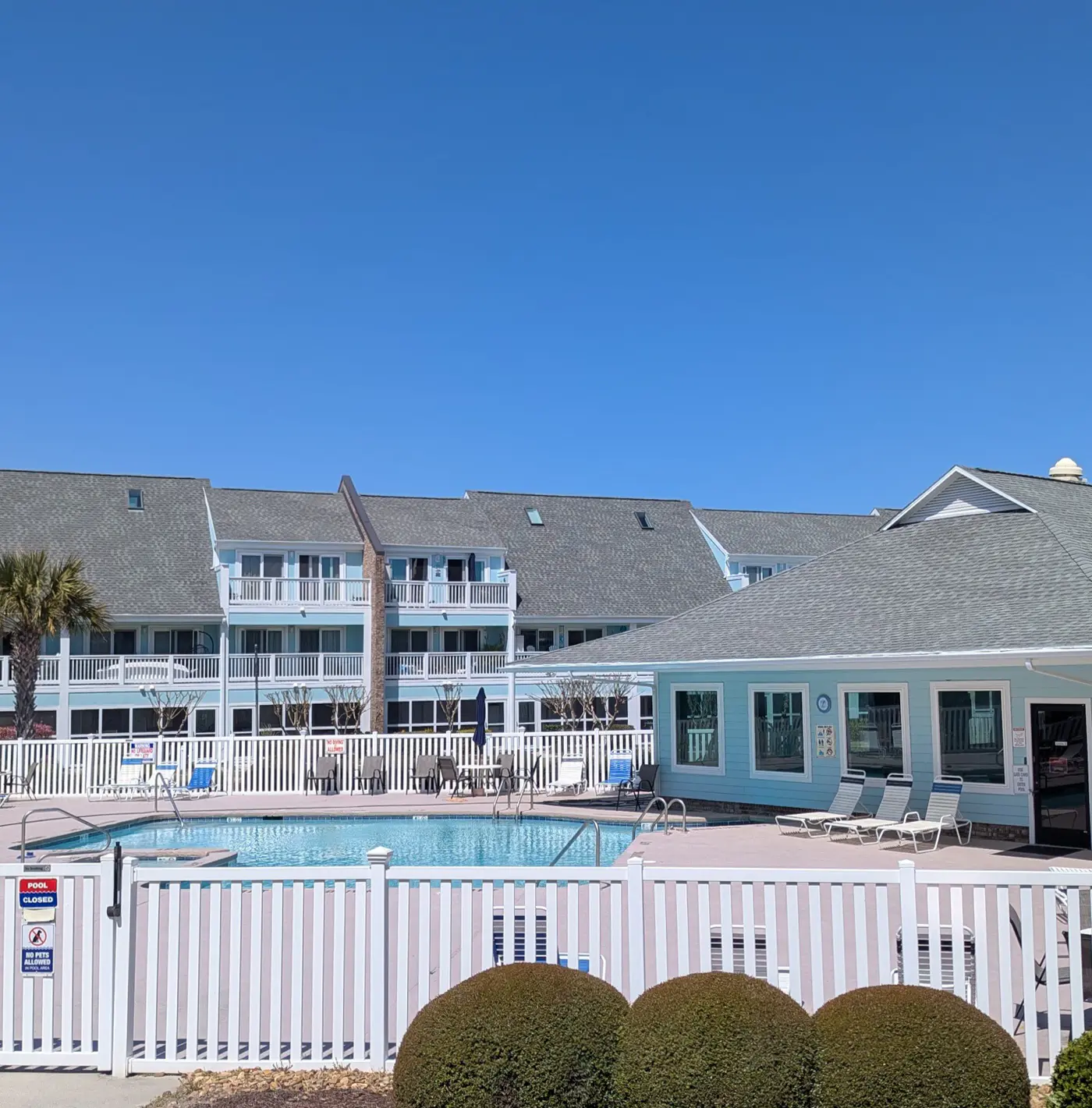 Steps to Beach! Emerald Isle Condo w/ Ocean View