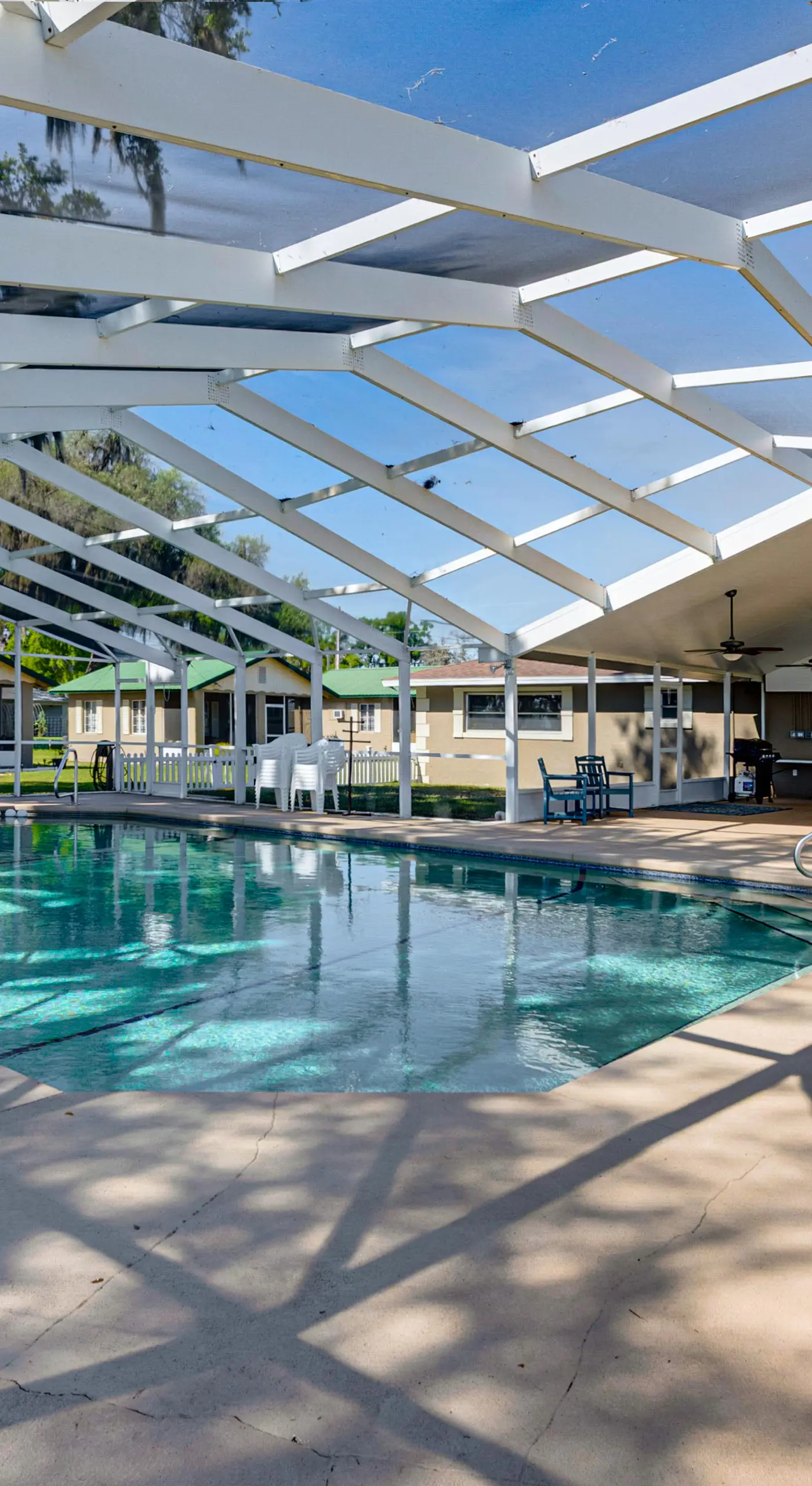Lake View, Pool Access! Pet-Friendly Hernando Stay