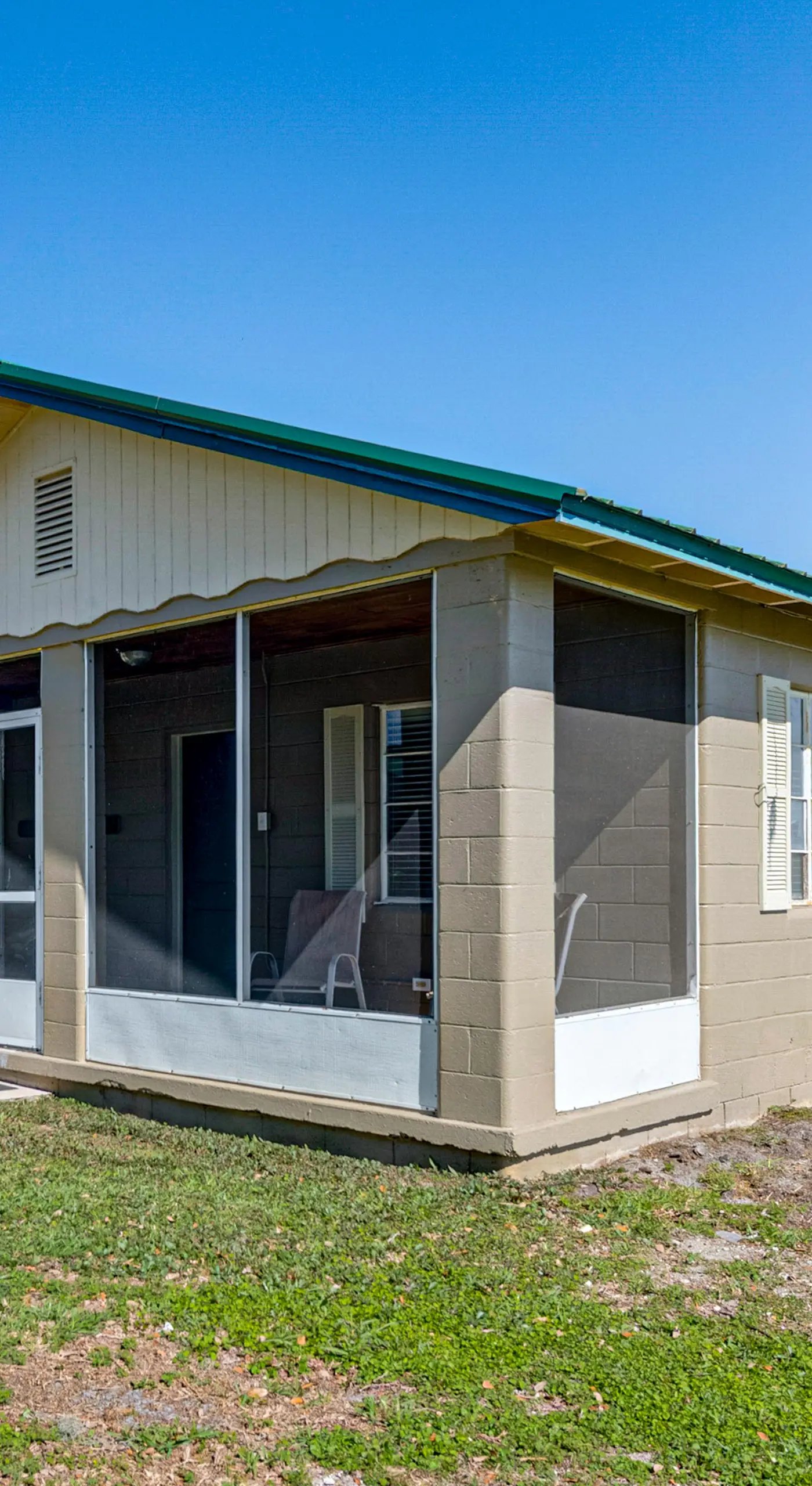 Lake View, Pool Access! Pet-Friendly Hernando Stay