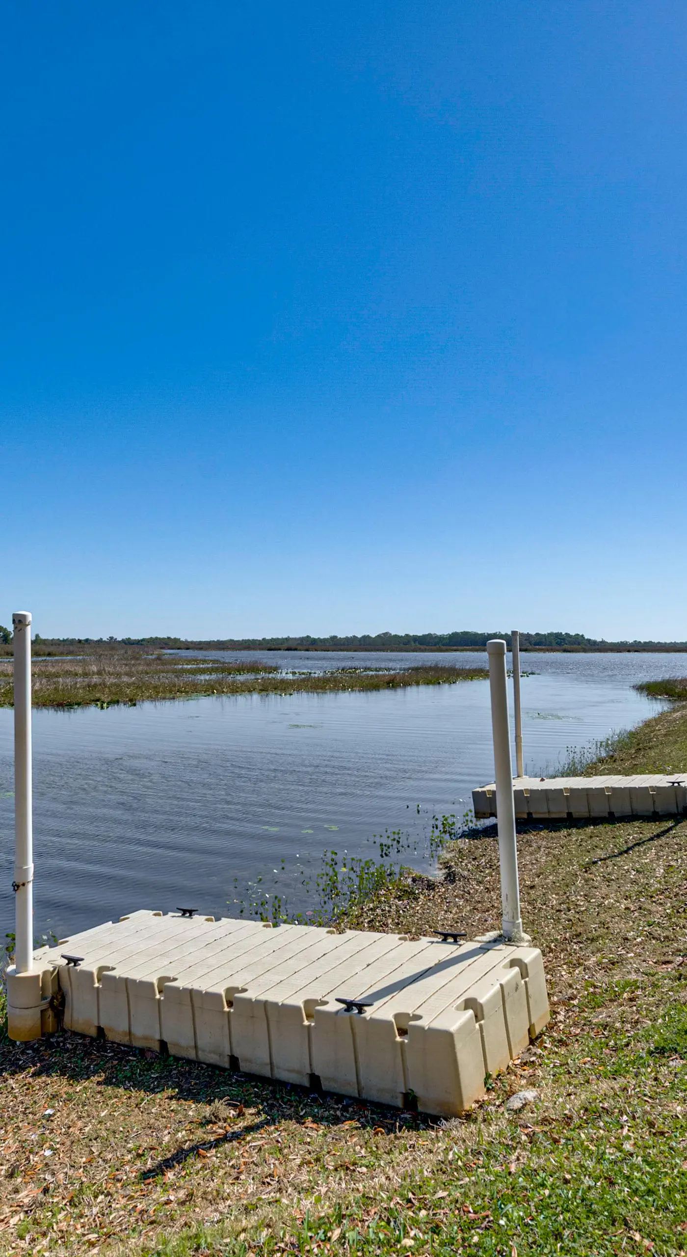 Lake View, Pool Access! Pet-Friendly Hernando Stay