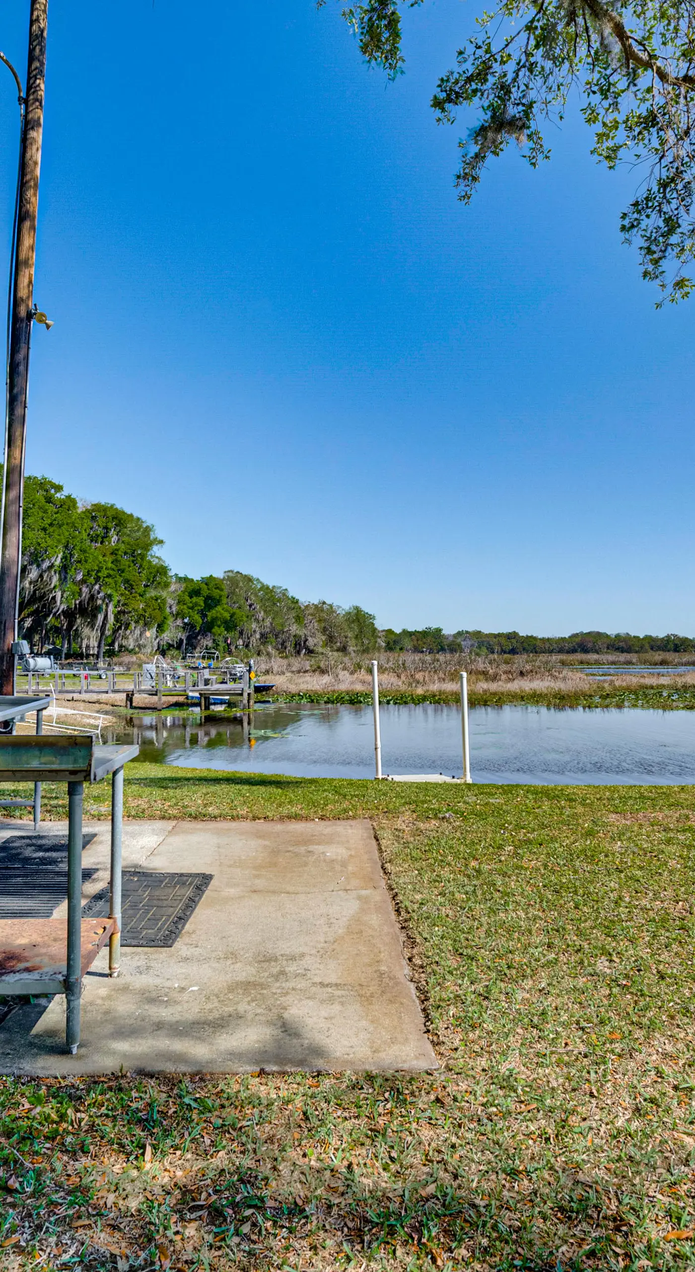 Lake View, Pool Access! Pet-Friendly Hernando Stay
