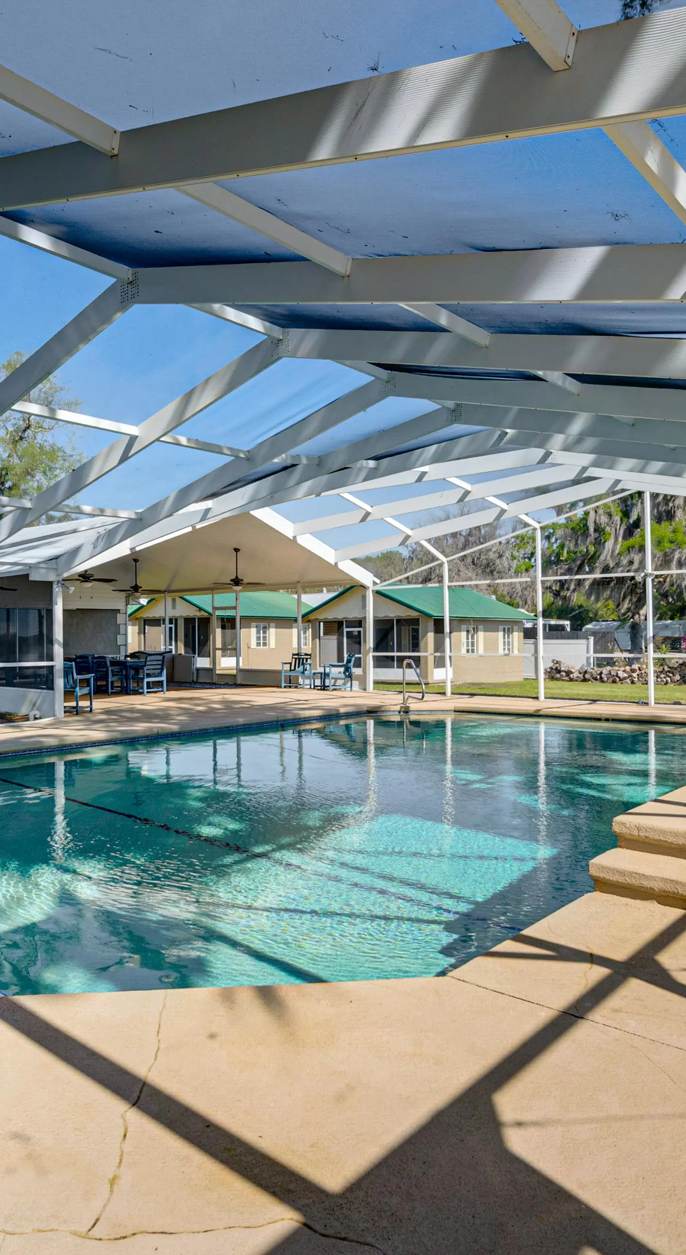 Lake View, Pool Access! Pet-Friendly Hernando Stay