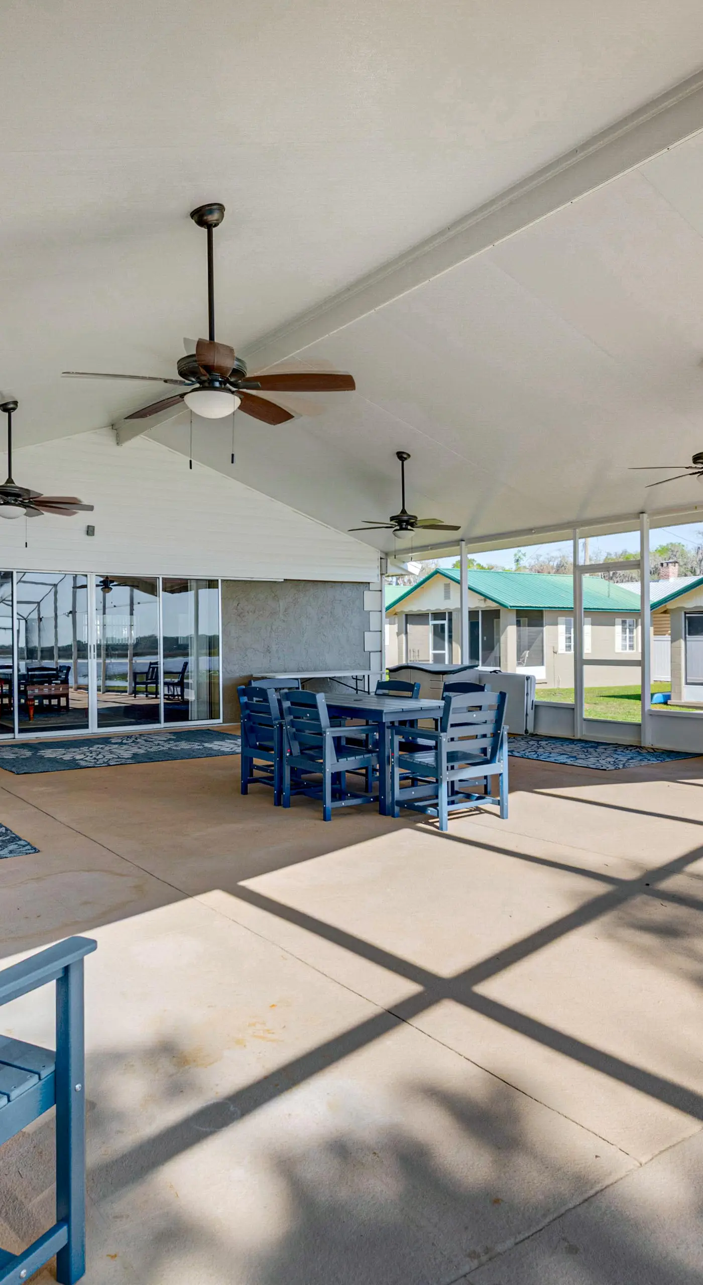 Lake View, Pool Access! Pet-Friendly Hernando Stay