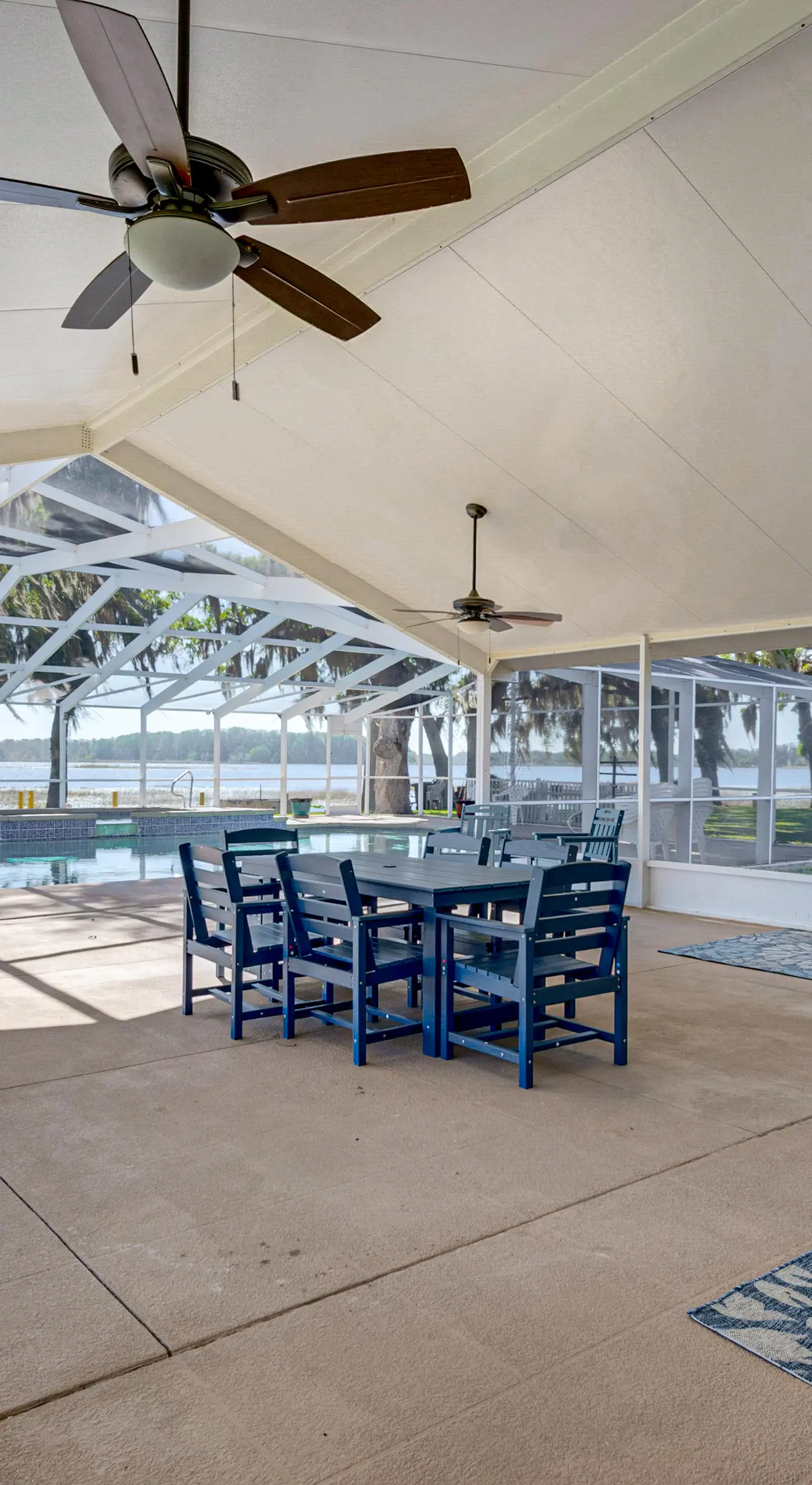Lake View, Pool Access! Pet-Friendly Hernando Stay