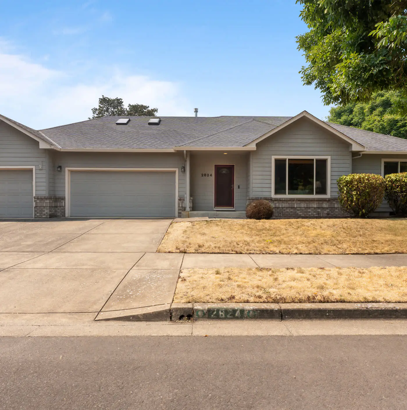 Evergreen Haven - Spacious Retreat Near the Best of Eugene
