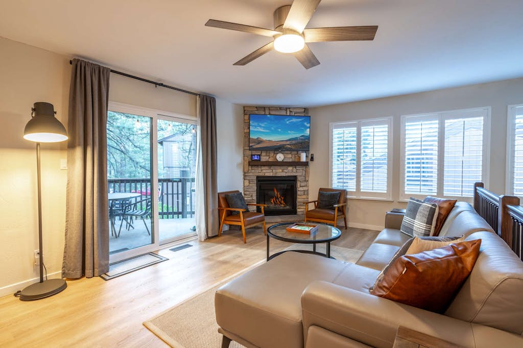 🌲 Tahoe Pines Retreat | 3BR Apartment Near Lake Tahoe, Playground, Tennis 