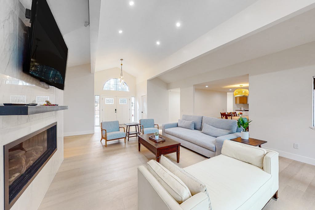 Exquisite home with fireplace, balcony, & washer/dryer - dog-friendly