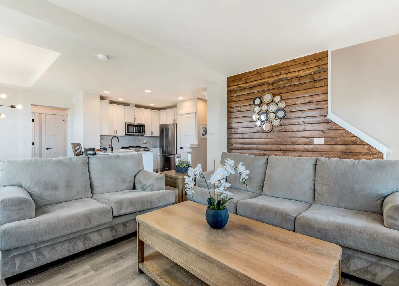 New Townhouse, Central Bend, w/Fireplace 
