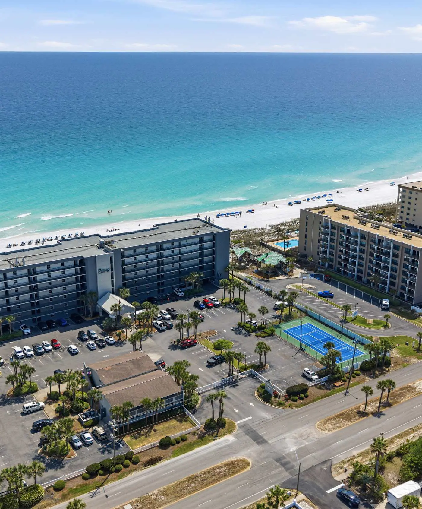 Gulf Front Condo w Pool, Tennis Courts & more!