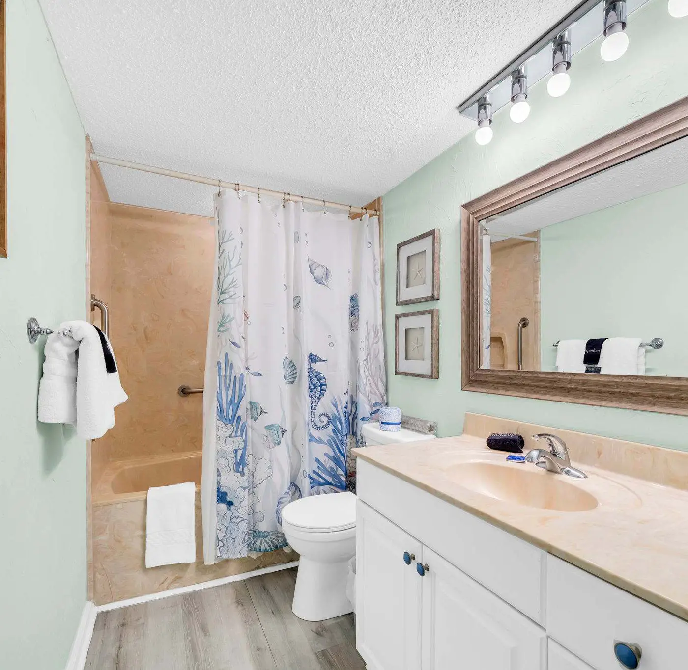 Gulf Front Condo w Pool, Tennis Courts & more!