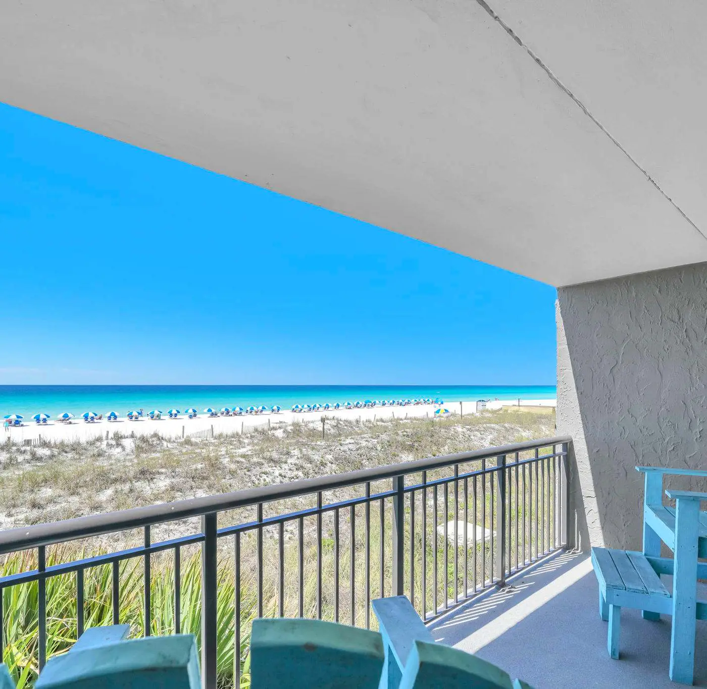 Gulf Front Condo w Pool, Tennis Courts & more!