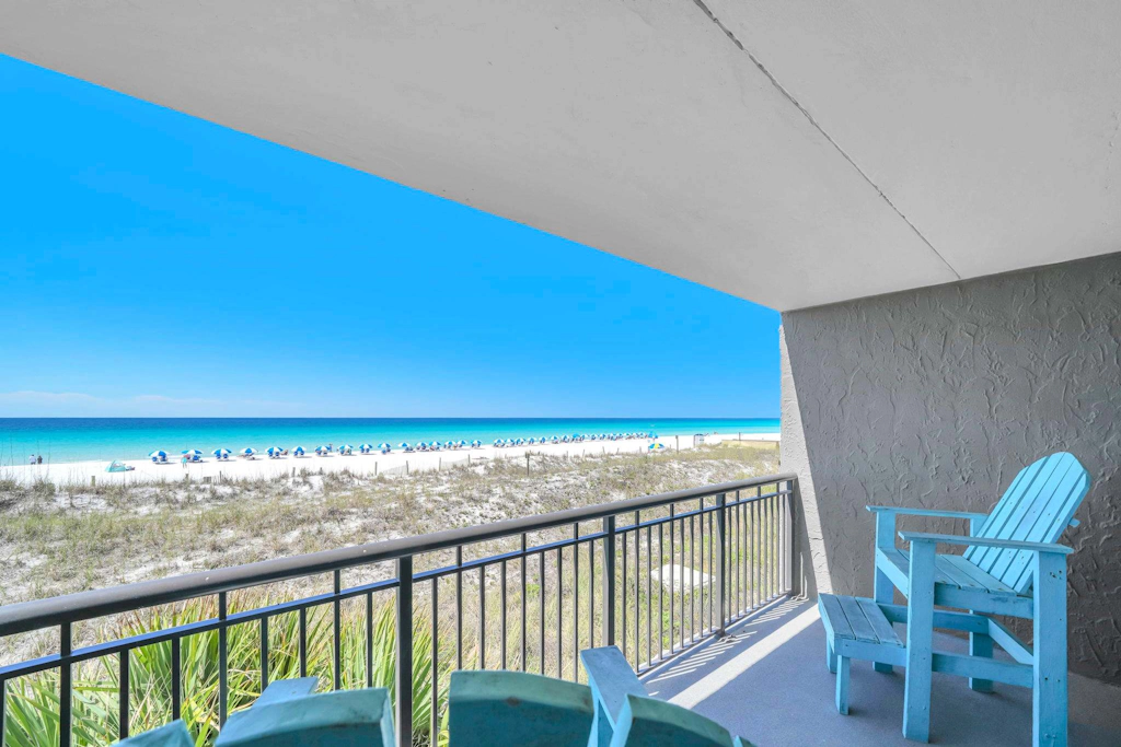 Gulf Front Condo w Pool, Tennis Courts & more!
