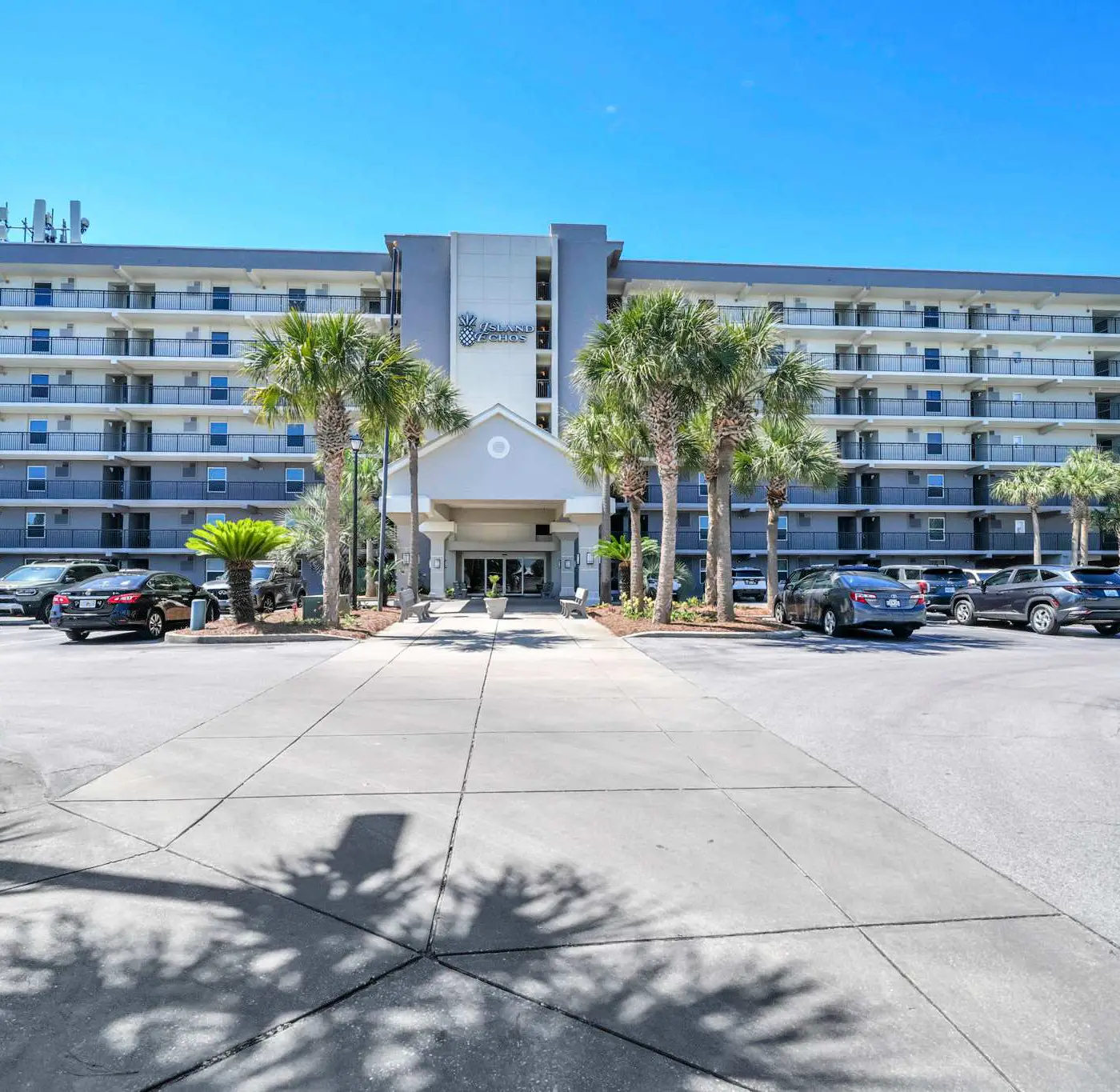 Gulf Front Condo w Pool, Tennis Courts & more!