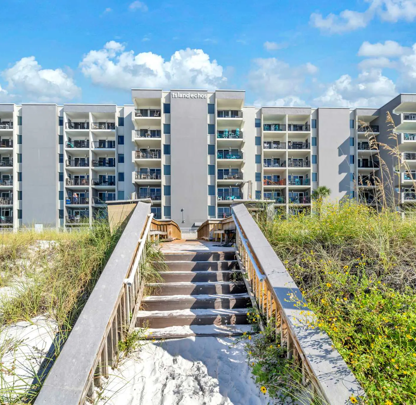 Gulf Front Condo w Pool, Tennis Courts & more!