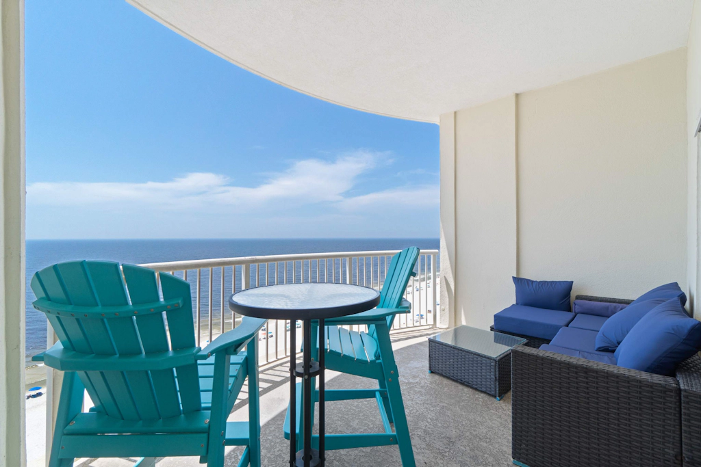 Gulf-Front Condo with Pool, Hot Tub & Sauna