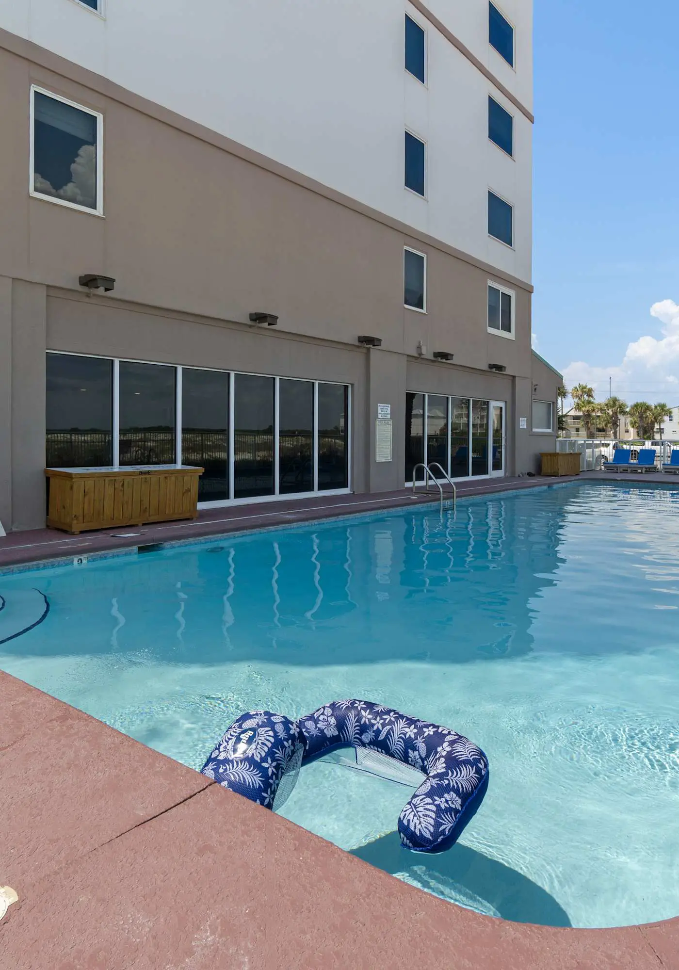 Gulf-Front Condo with Pool, Hot Tub & Sauna 
