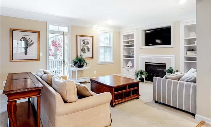 <p><strong>Big Mansion:</strong></p> ''???&%"/&%!/&!%/(||°#@@$$}{*´¨