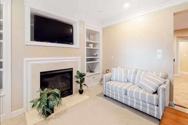 <p><strong>Big Mansion:</strong></p> ''???&%"/&%!/&!%/(||°#@@$$}{*´¨